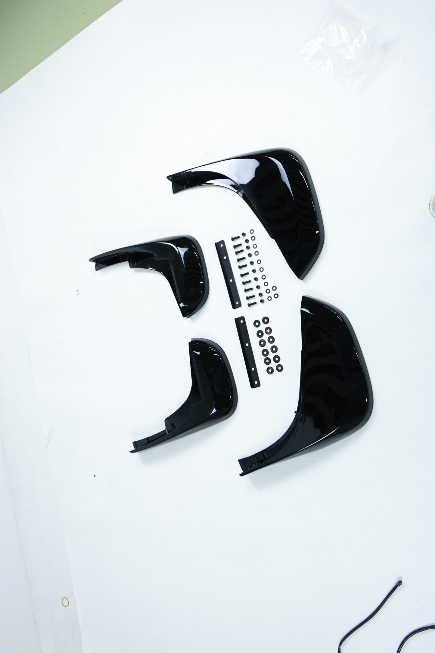 Mud Flaps Short Gloss Black for Land Rover Defender 90/110 (2020-present)