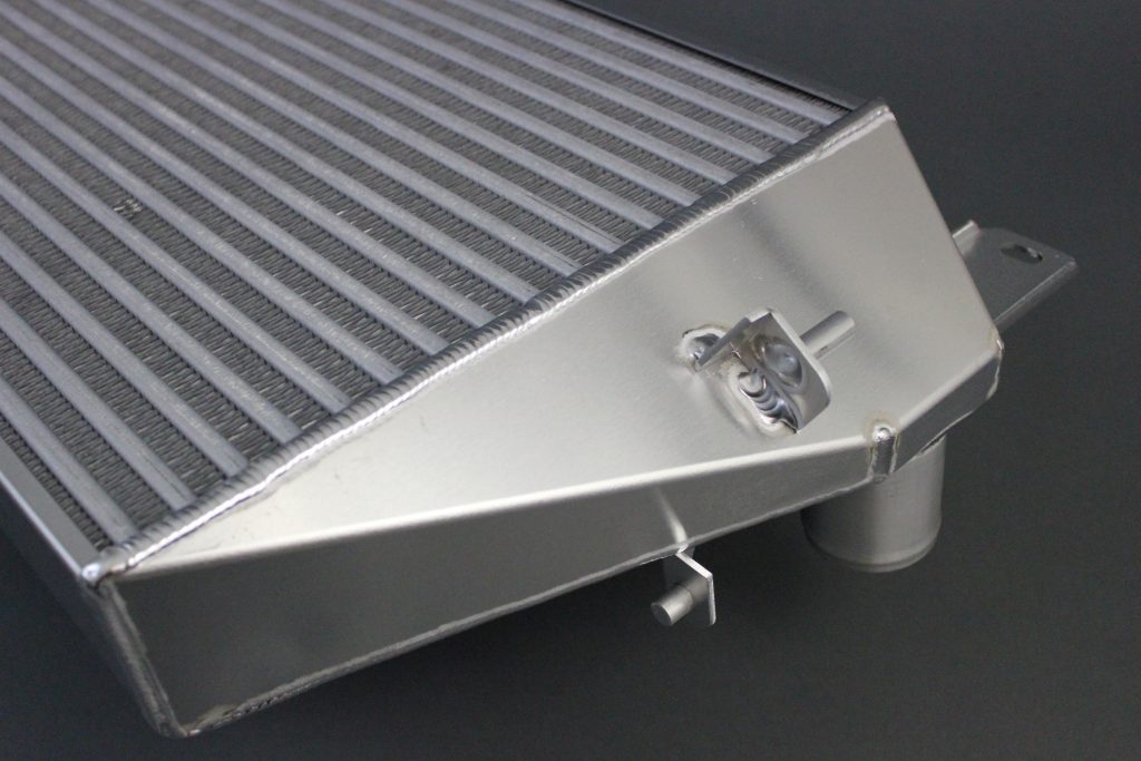 Intercooler voor Defender TD5/ 2.2/ 2.4 TDCi