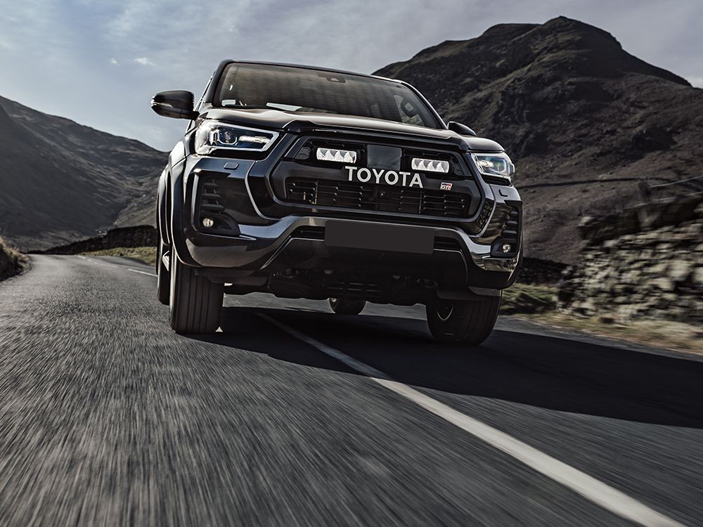 Toyota Hilux GR Sport (2023-2024) Grille Kit