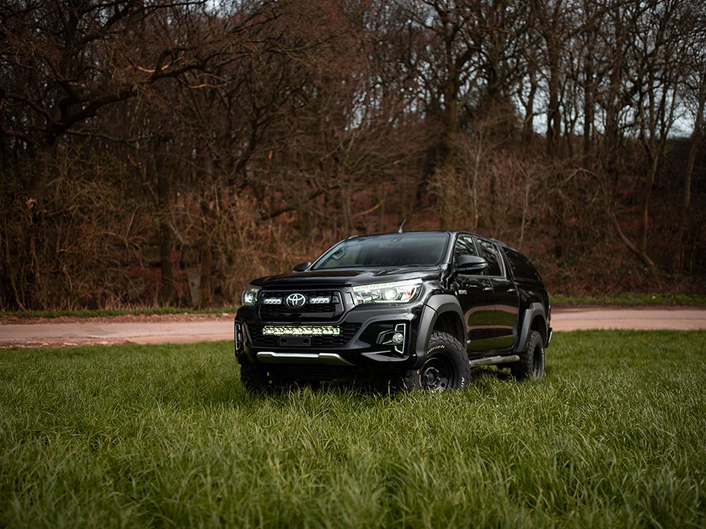 Toyota Hilux (2017-2020) Bumperbalk Montagekit