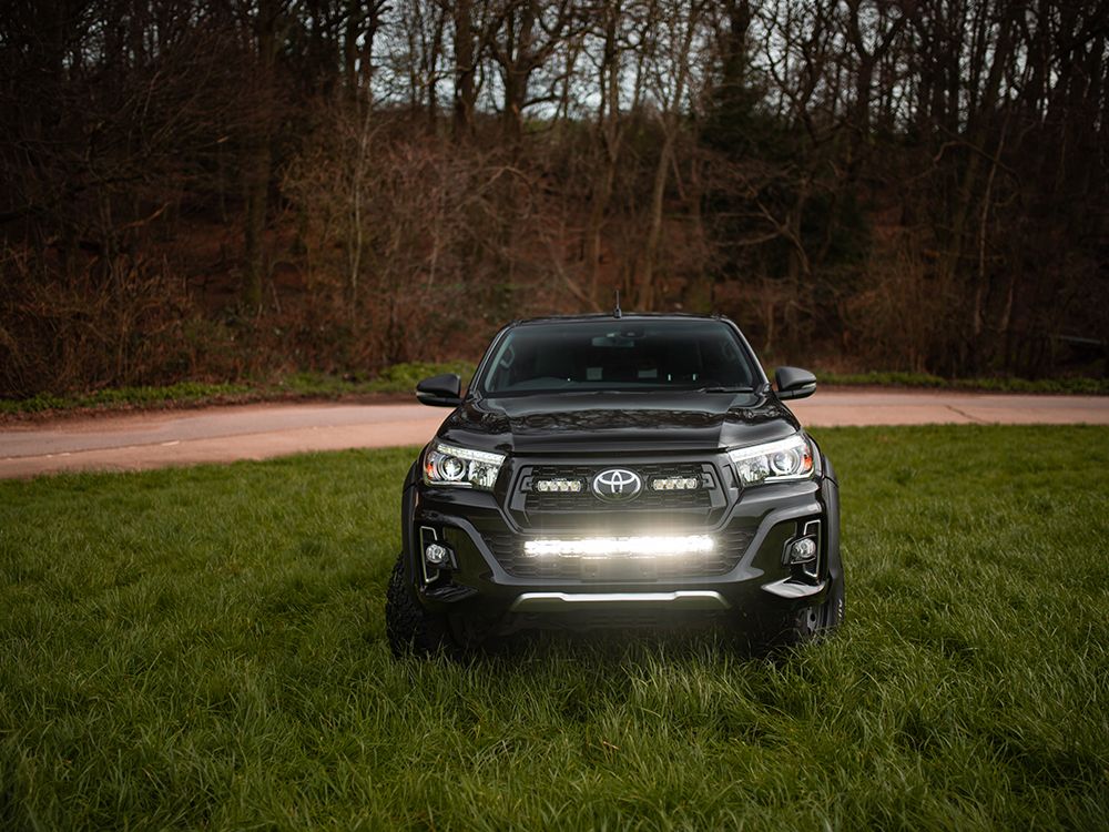 Toyota Hilux (2017-2020) Bumperbalk Montagekit