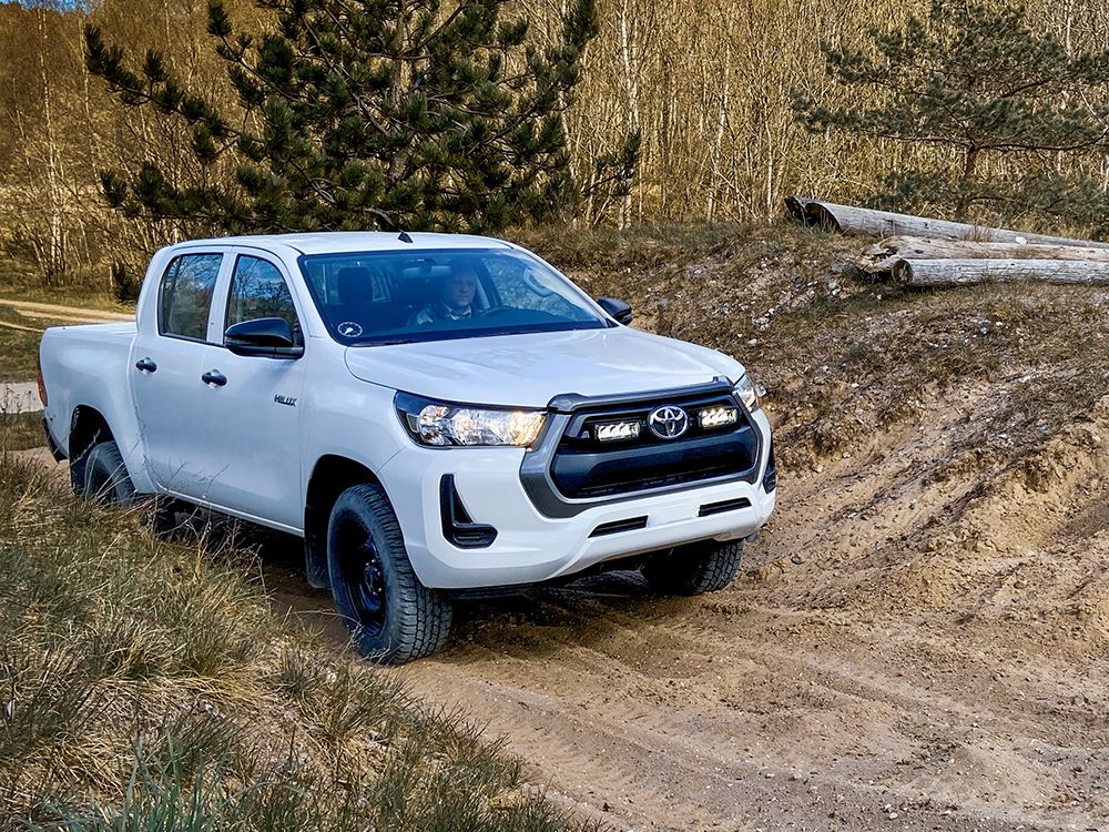 Toyota Hilux (2021+) Grille Kit - Triple-R 750
