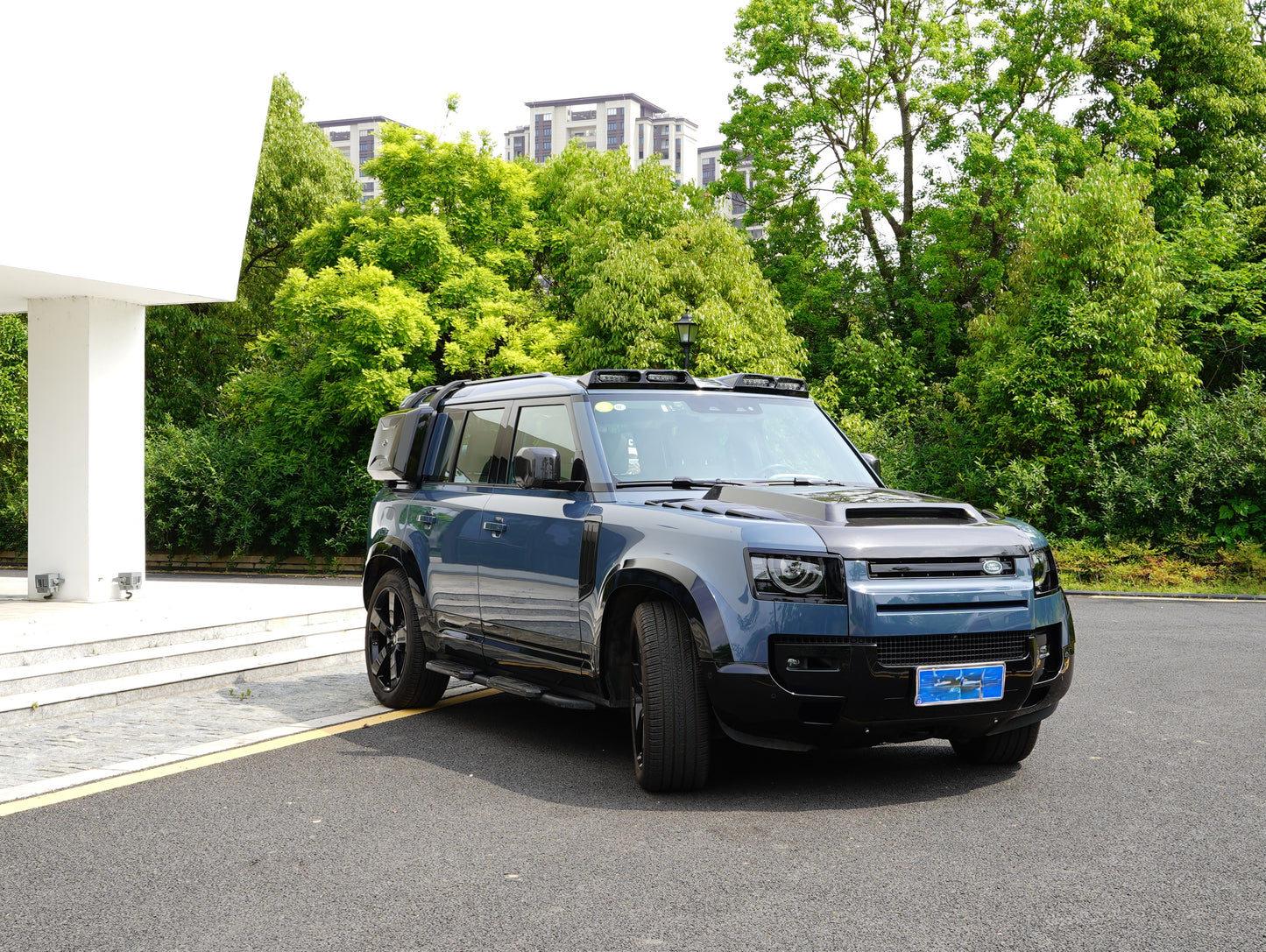 Quad Roof Light Pod kit in Gloss Black for Land Rover Defender 90/110/130 (2020-present)
