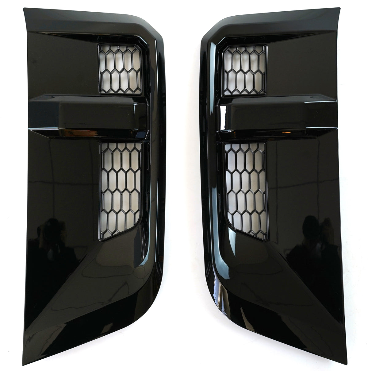 Side Vent Cover Gloss Black for Land Rover Defender 90/110 (2020-present)