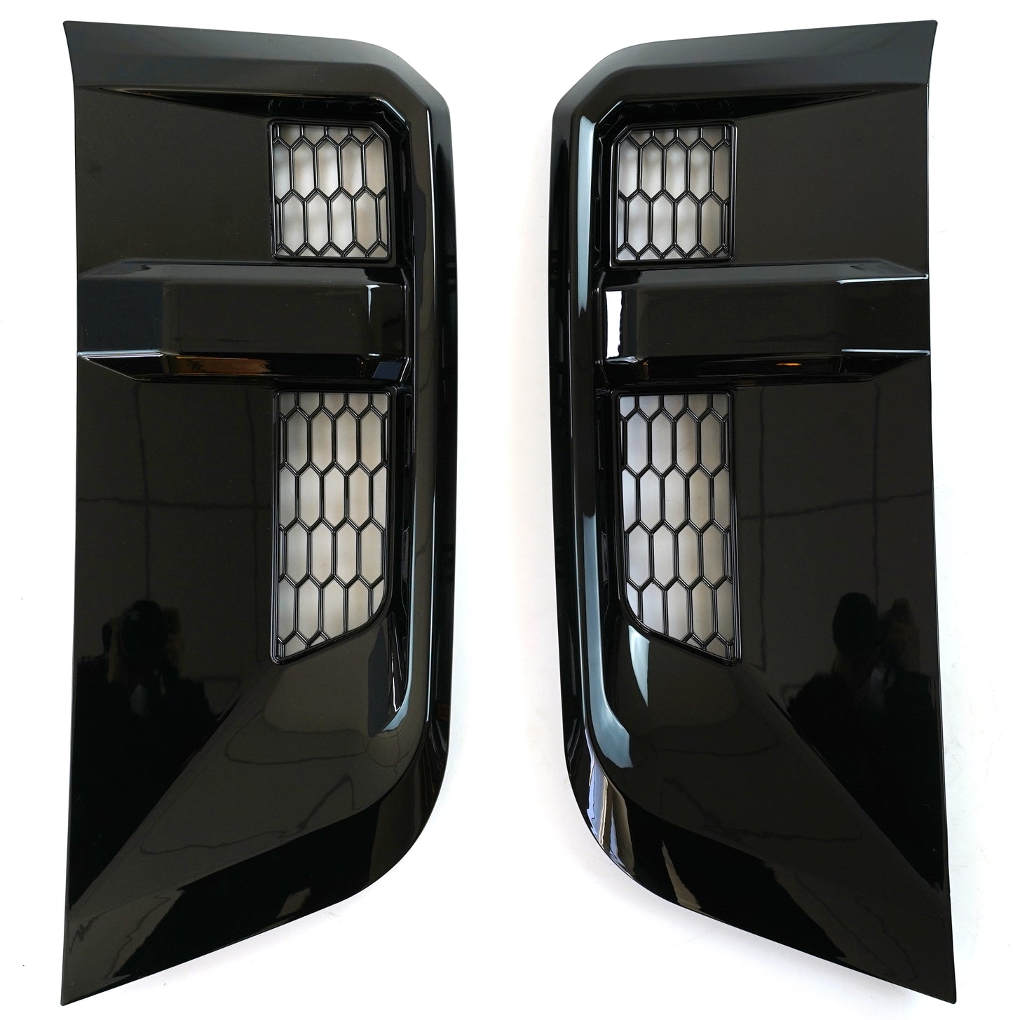 Side Vent Cover Gloss Black for Land Rover Defender 90/110 (2020-present)