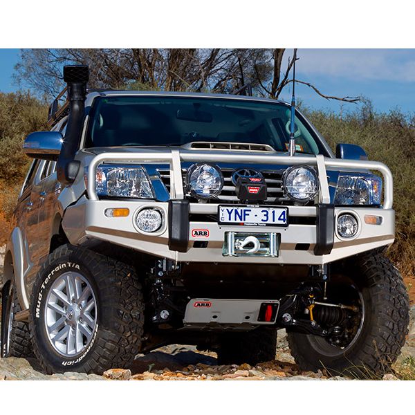 ARB Deluxe winchbumper for Toyota Hilux (11-15) (OE en ARB foglights)