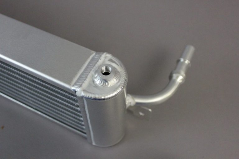 Oil cooler for Discovery TD5 - Auto