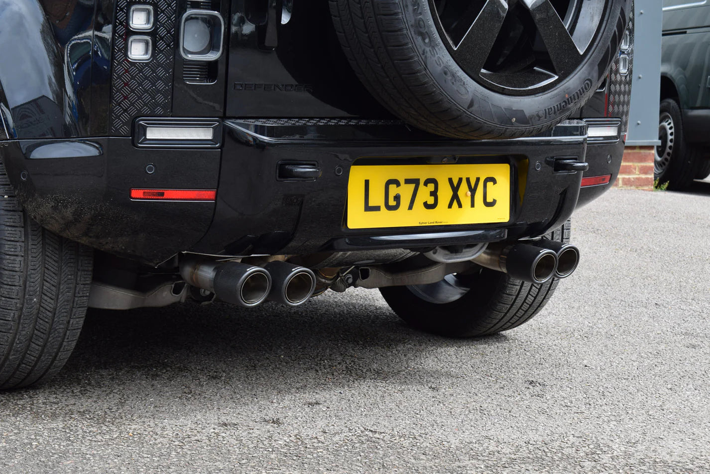 LAND ROVER DEFENDER P525 V8 110 SPORT SYSTEM W/ SOUND ARCHITECT