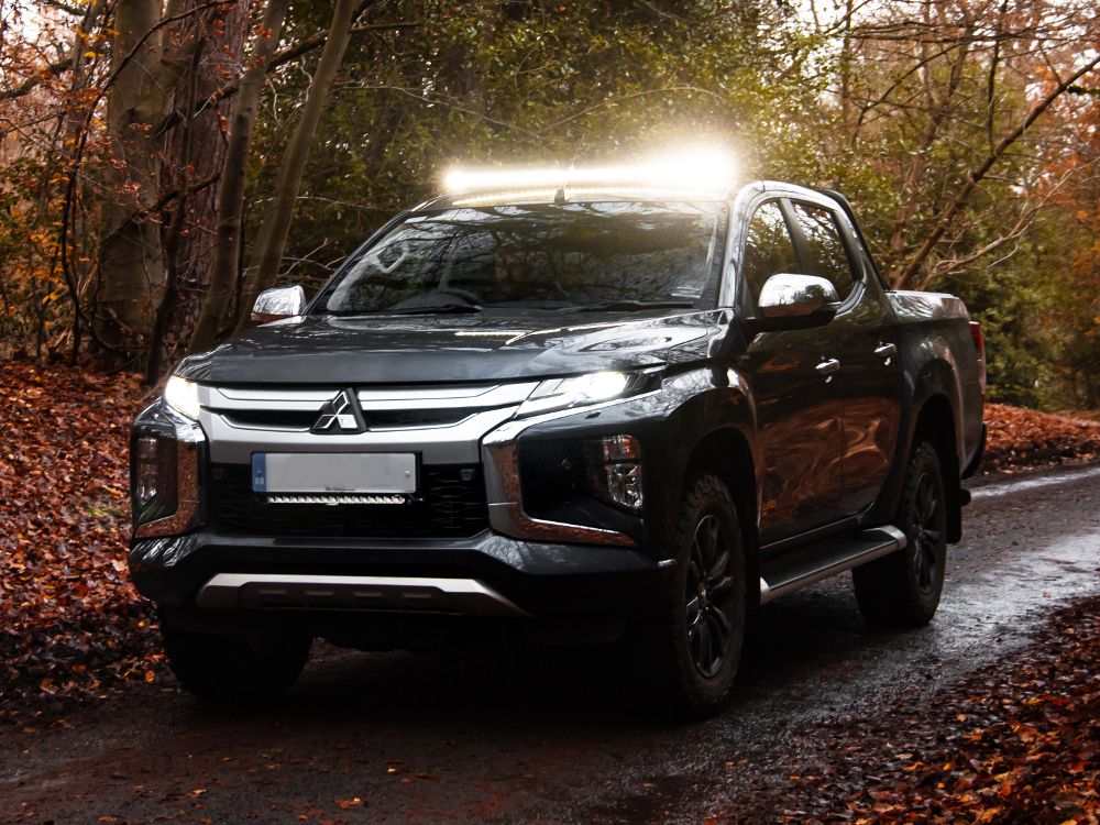 Kit de montage sur toit Mitsubishi L200 (2019+) sans rails de toit
